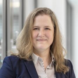 Portrait of Heidi Heinrichs-better solution