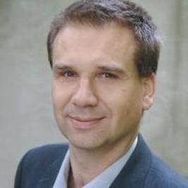 Porträtfoto von Hansjörg Buss