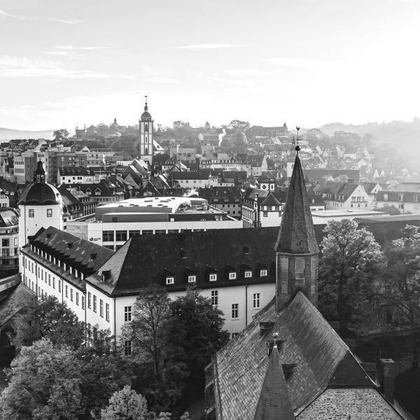Nachruf - Schwarz weiß Foto Campus US