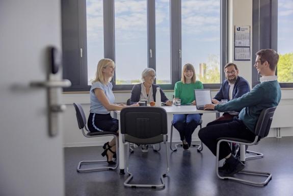 Management, Verwaltung, Technik und IT