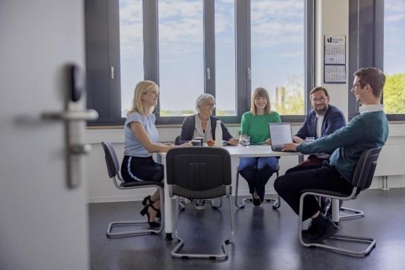 Management, Verwaltung, Technik und IT