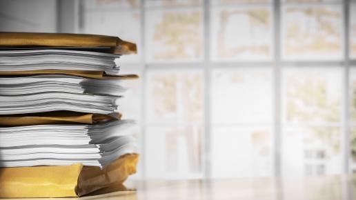 Dokumentenstapel links