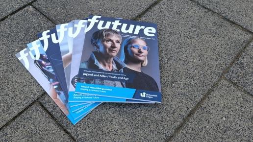 Stapel Forschungsmagazine. Alle Ausgaben des future-Magazins
