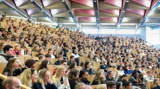 Erstsemesterbegrüßung Wintersemester 2025/26 Audimax Universität Siegen
