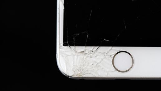 Handy  mit kaputtem Bilschirm