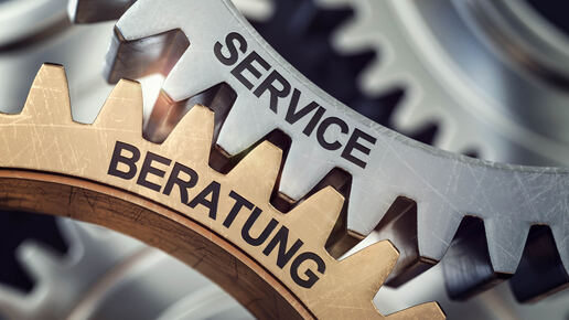 Zahnräder Beratung und Service greifen ineinander