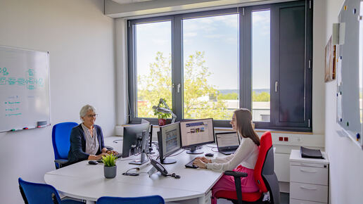 Uni Siegen Mitarbeiterin der Verwaltung