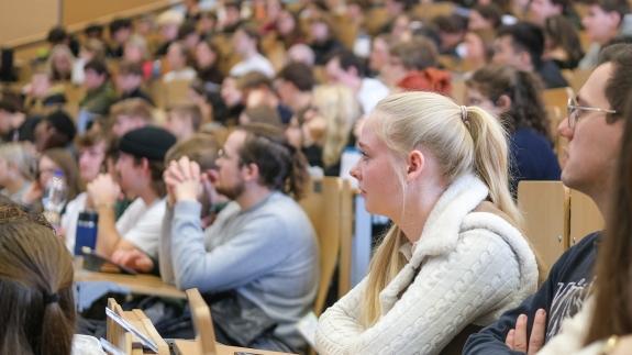 Erstsemesterbegrüßung Wintersemester 2025/26 Audimax Universität Siegen
