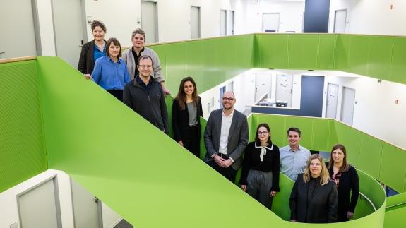 Gruppenfoto von neuberufenen Professorinnen und Professoren