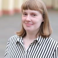 Das Bild zeigt Frau Jessica Knodel lächelnd