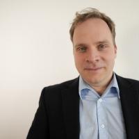 Dr. Sebastian Hanstein