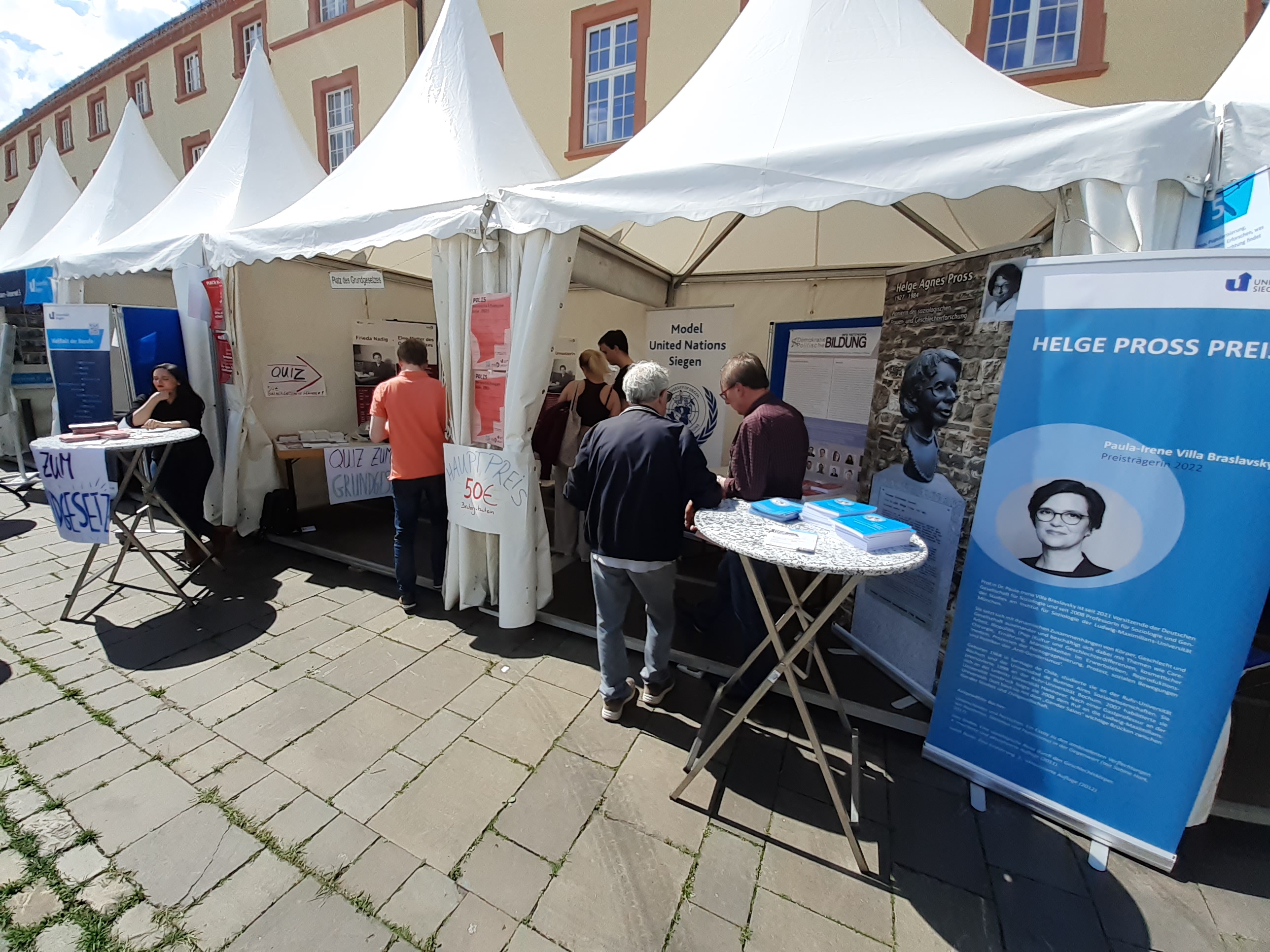 Bild vom POLIS-Stand bei der offenen Uni