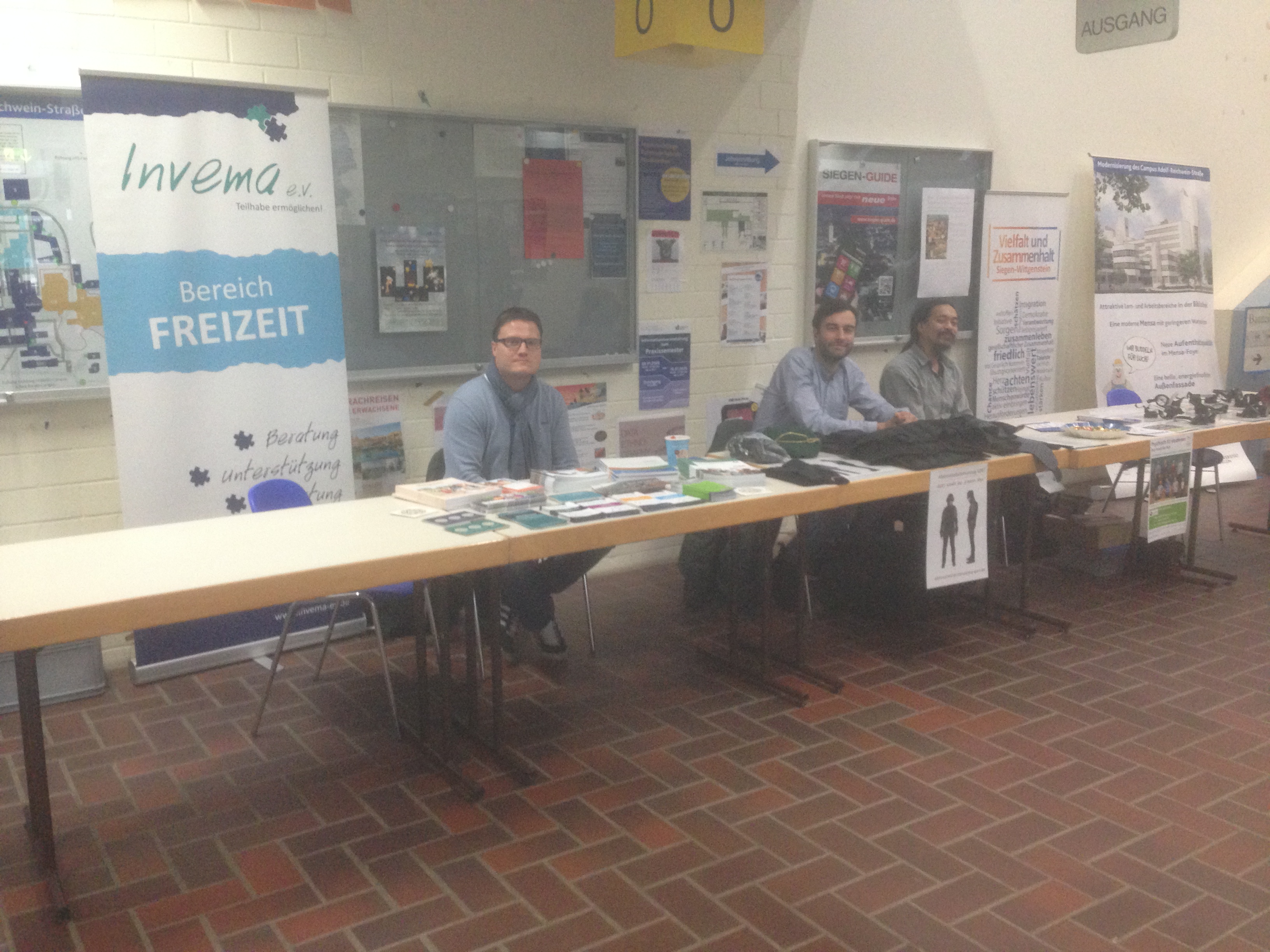 Infostände des Invema e.V., des Servicebüros Inklusive Universität Siegen mit Unterstützung vom Sozialreferat des AStAs sowie ein Mobilitätsparcours begleiteten das Programm den ganzen Tag über