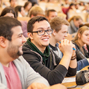 hoersaalstudierende_thumb hoersaalstudierende_thumb