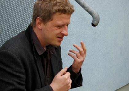 Dr. Jochen Venus, wissenschaftlicher Mitarbeiter im Teilprojekt 'Mediennarrationen und Medienspiele'
