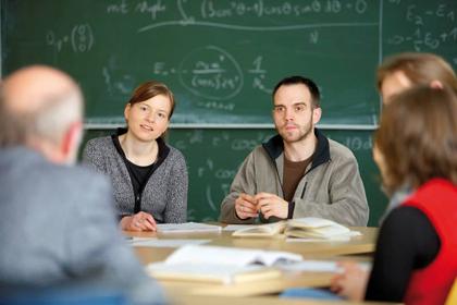 Universität Siegen, Fachbereich Mathematik, Prof. Rainer Danckwerts,Rechte Dritter sind betroffen, Nutzung frei für interne und externe Pressearbeit sowie Veröffentlichungen im Rahmen der Telekom-Stiftung und Tätigkeitsbericht. U r h e b e r : r o b e r t d i e t h, d i e t h + s c h r ö d e r - f o t o g r a f i e, k i r c h p l a t z 9, 5 5 5 7 8 s t . j o h a n n, w w w . d i e t h . c o m